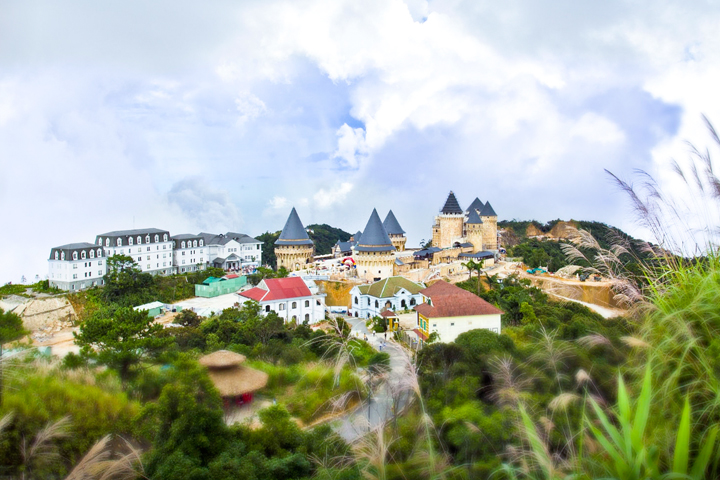 Du lịch Miền Trung - Bà Nà - Hội An - Huế từ Sài Gòn (T2-2015)